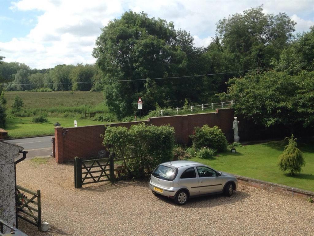 Bridge House B&B Coltishall Eksteriør bilde